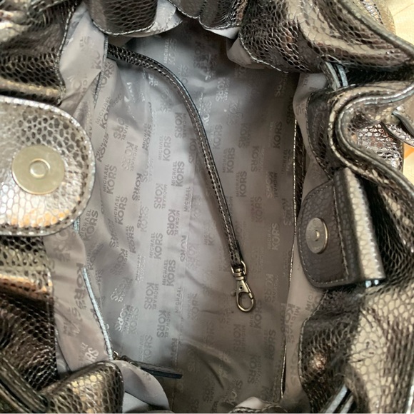 Michael Kors 1981 Platinum/Silver Metallic Leather Handbag - Picture 9 of 9